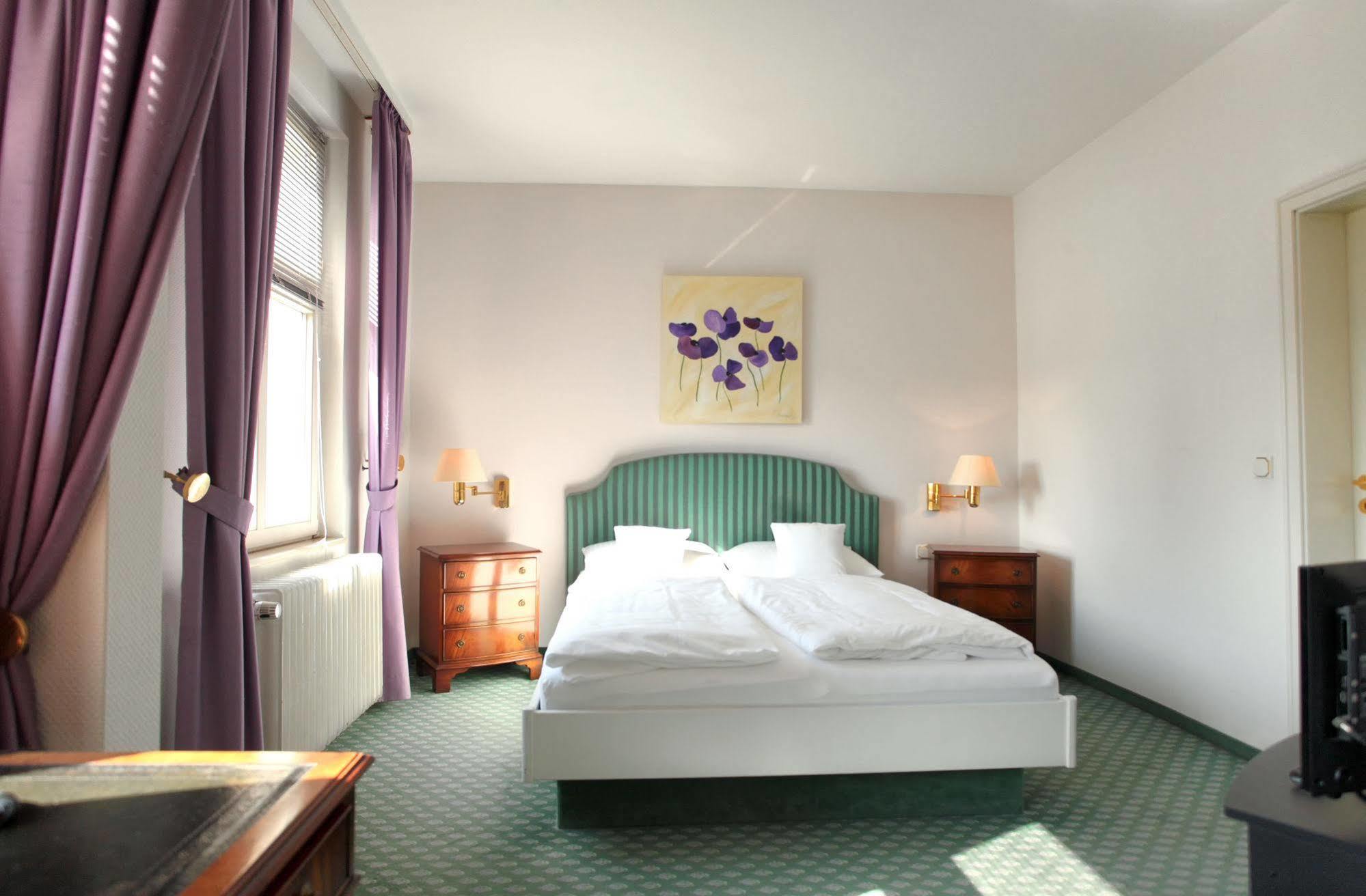 Hotel Haus Duden 4*